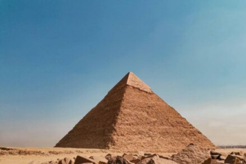 Каир, Пирамиды